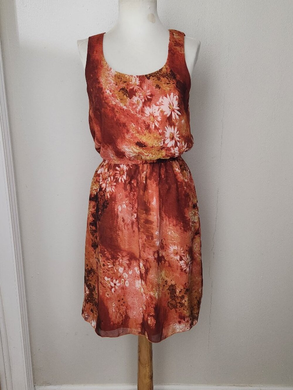 Lovely burnt orange print sleeveless dress sz S